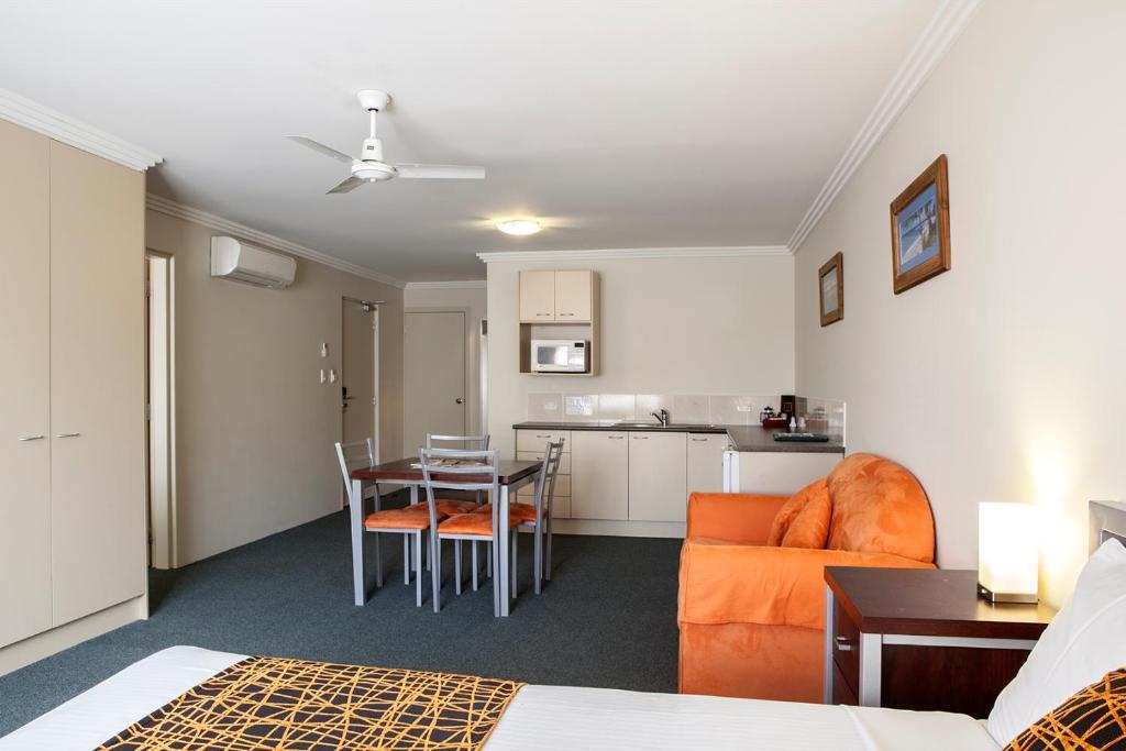 Mandarin Motel Macksville Room photo